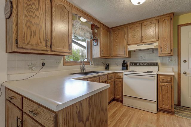 1260 BRIARWOOD DRIVE, Menasha, WI 54952