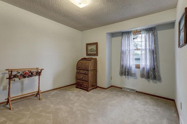 1260 BRIARWOOD DRIVE, Menasha, WI 54952
