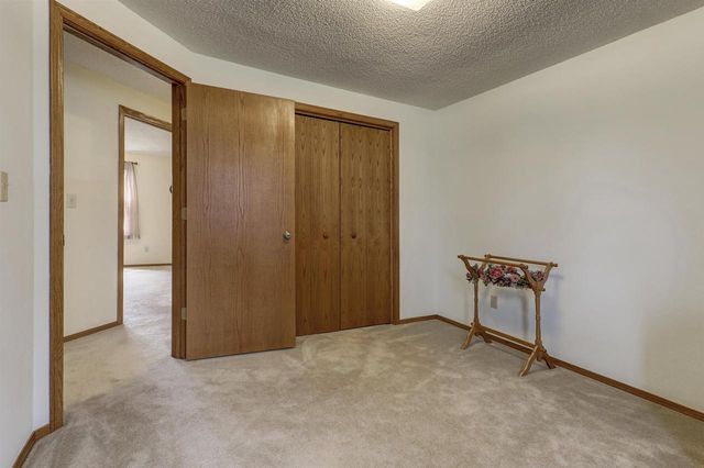 1260 BRIARWOOD DRIVE, Menasha, WI 54952