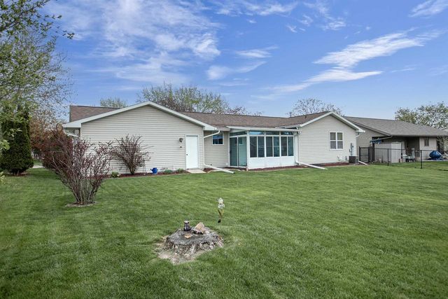 1260 BRIARWOOD DRIVE, Menasha, WI 54952