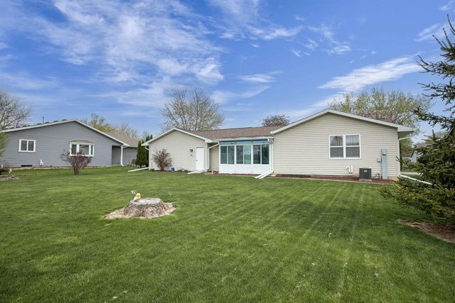 1260 BRIARWOOD DRIVE, Menasha, WI 54952