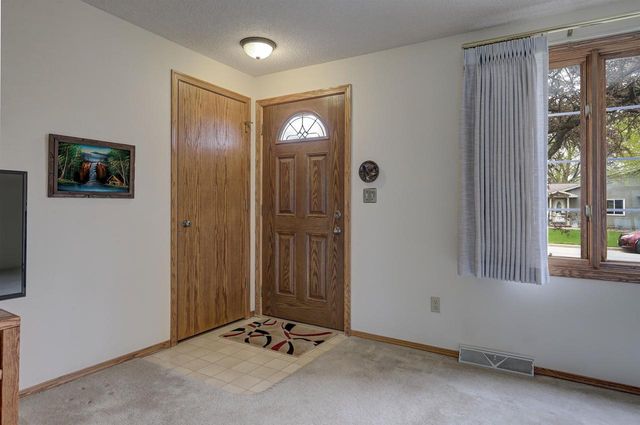 1260 BRIARWOOD DRIVE, Menasha, WI 54952