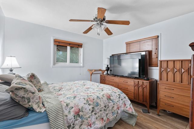 1953 S Meadowview Avenue, Springfield, MO 65804