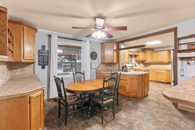1953 S Meadowview Avenue, Springfield, MO 65804