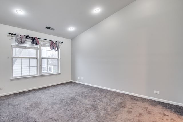 1829 QUAKER HOLLOW Lane 1829, Streamwood, IL 60107