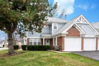 1829 QUAKER HOLLOW Lane 1829, Streamwood, IL 60107