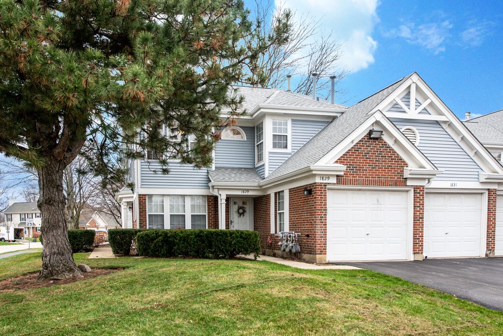 1829 QUAKER HOLLOW Lane 1829, Streamwood, IL 60107