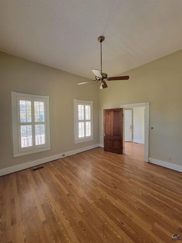 14 Kibbee Street, Hawkinsville, GA 31036