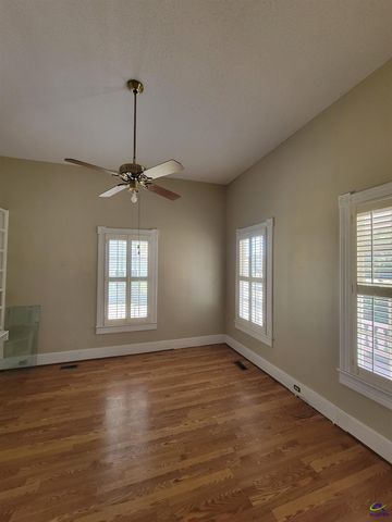 14 Kibbee Street, Hawkinsville, GA 31036