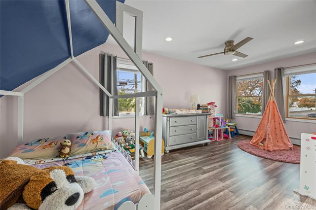 398 Concord Avenue, Lindenhurst, NY 11757