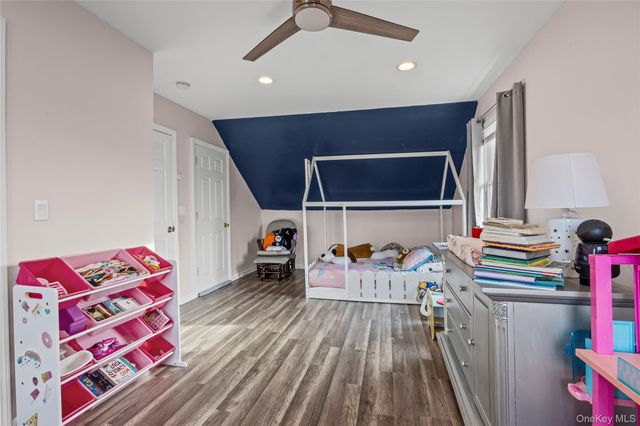 398 Concord Avenue, Lindenhurst, NY 11757