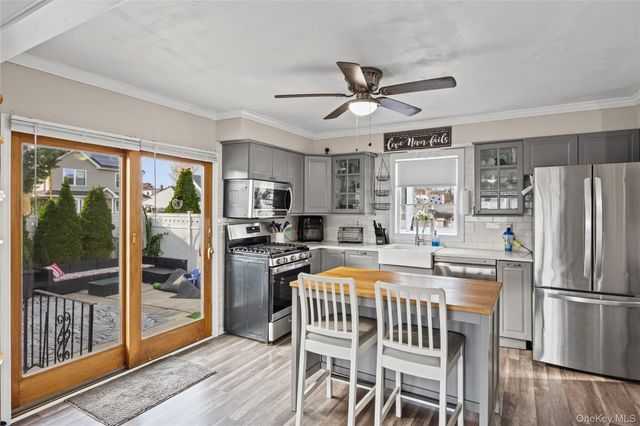 398 Concord Avenue, Lindenhurst, NY 11757