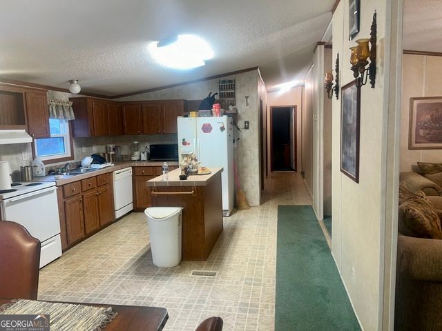 882 Caldwell Road, Gay, GA 30218