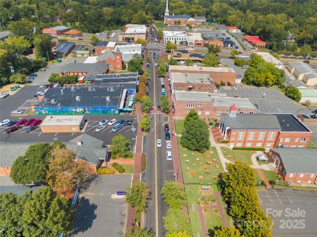 1306 S Main Street, Mount Holly, NC 28120