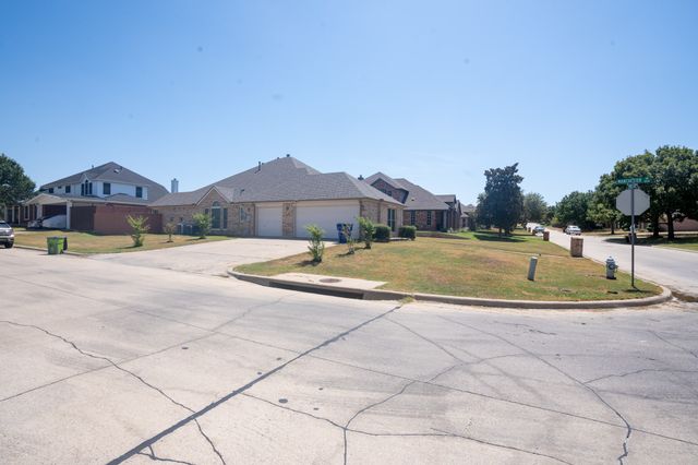 3020 Saint Jude Drive, Mansfield, TX 76063
