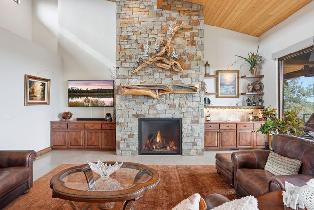 3487 NW Greenleaf Way, Bend, OR 97703