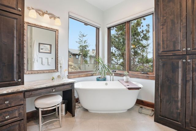 3487 NW Greenleaf Way, Bend, OR 97703