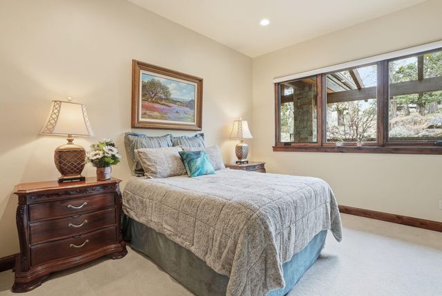 3487 NW Greenleaf Way, Bend, OR 97703