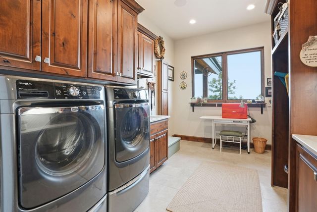 3487 NW Greenleaf Way, Bend, OR 97703