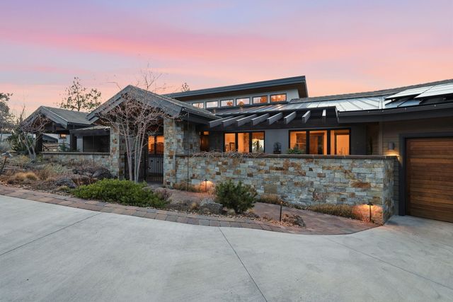 3487 NW Greenleaf Way, Bend, OR 97703