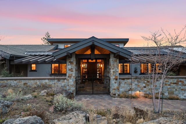 3487 NW Greenleaf Way, Bend, OR 97703