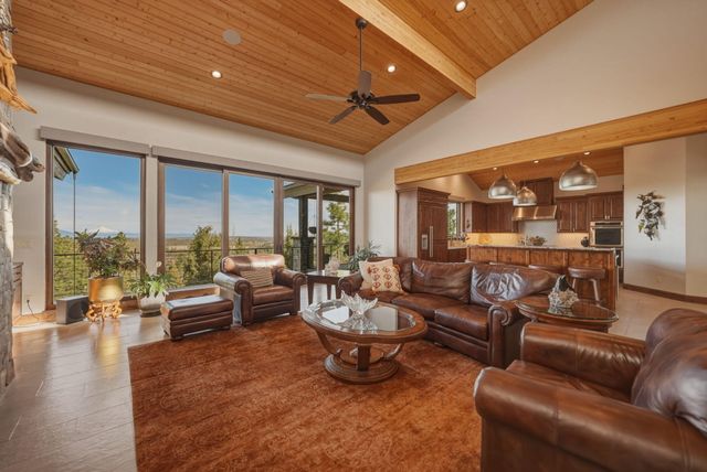 3487 NW Greenleaf Way, Bend, OR 97703