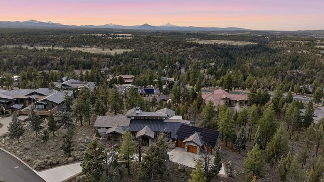 3487 NW Greenleaf Way, Bend, OR 97703