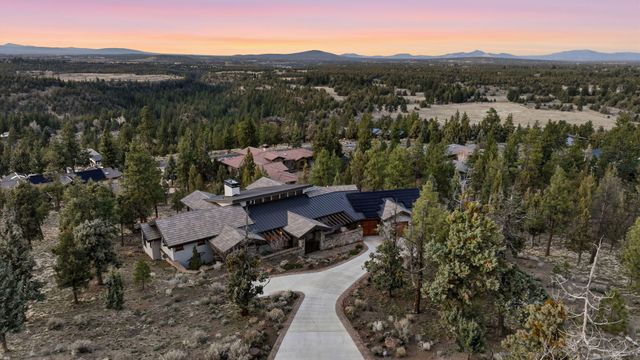3487 NW Greenleaf Way, Bend, OR 97703