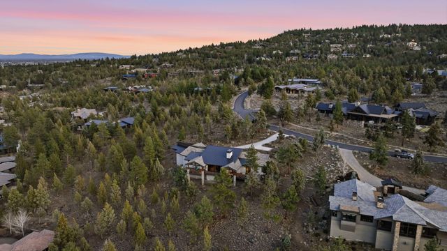 3487 NW Greenleaf Way, Bend, OR 97703