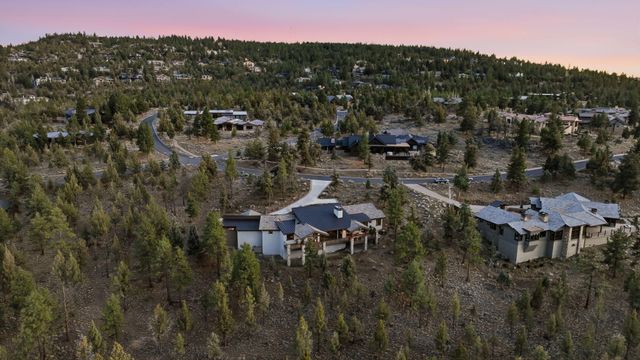 3487 NW Greenleaf Way, Bend, OR 97703