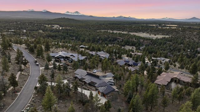 3487 NW Greenleaf Way, Bend, OR 97703