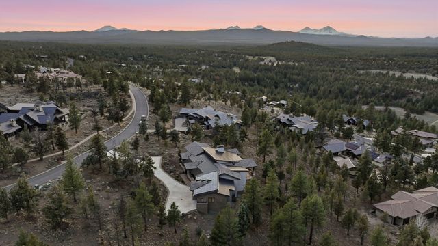 3487 NW Greenleaf Way, Bend, OR 97703