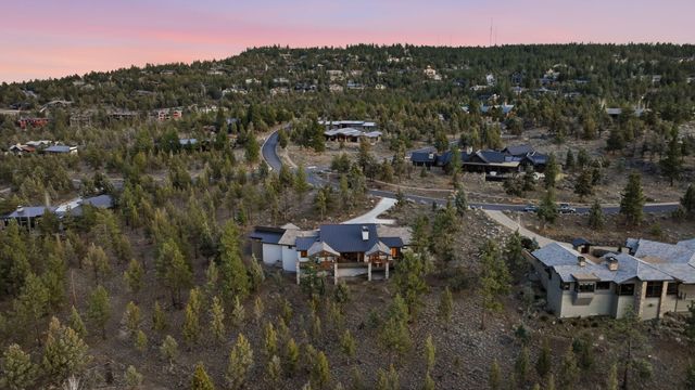 3487 NW Greenleaf Way, Bend, OR 97703