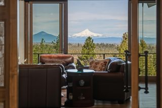 3487 NW Greenleaf Way, Bend, OR 97703
