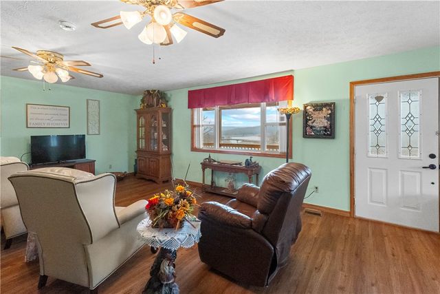 444 County Road 629, Green Forest, AR 72638