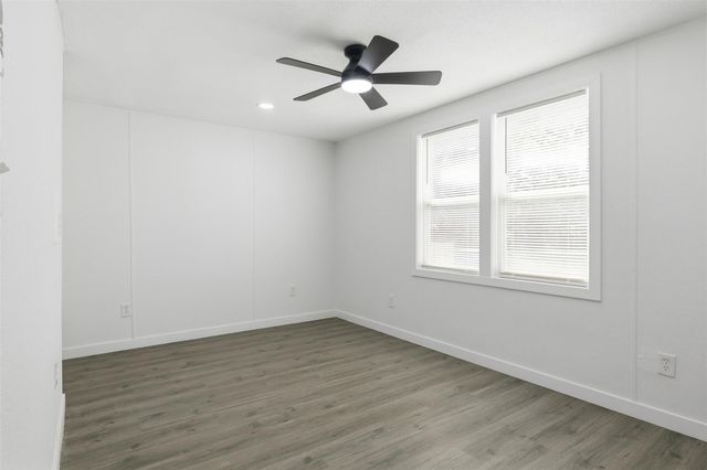 19856 E Old Highway 105, Cleveland, TX 77328
