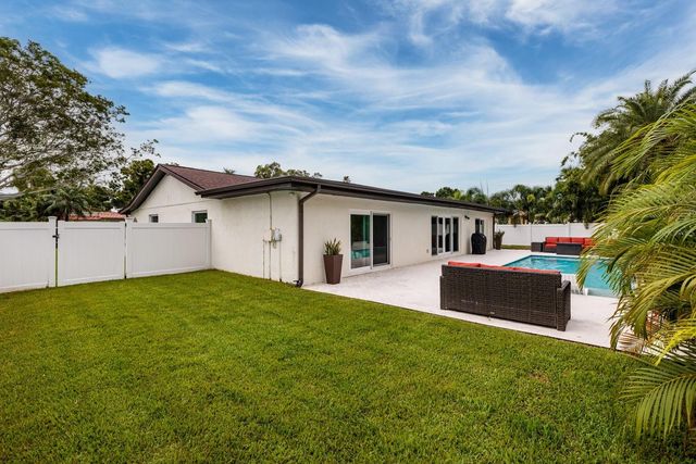 4626 BAYSHORE BOULEVARD NE, St Petersburg, FL 33703