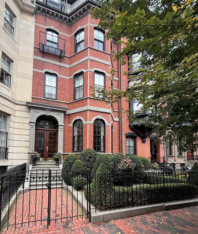 12 Marlborough St 1, Boston, MA 02116