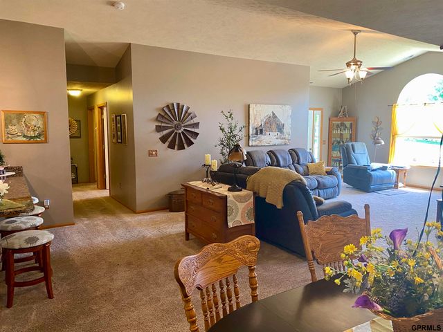 8614 N 161st Plaza, Omaha, NE 68007