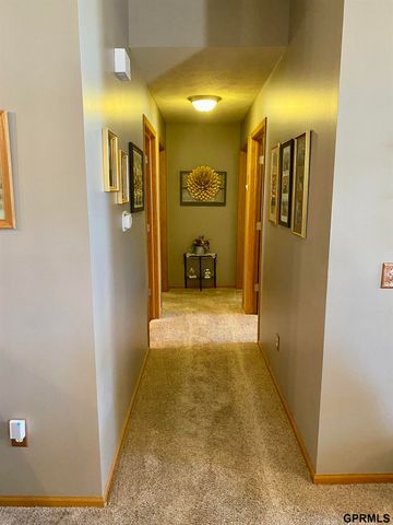 8614 N 161st Plaza, Omaha, NE 68007
