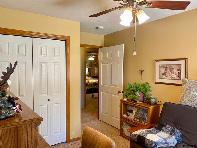 8614 N 161st Plaza, Omaha, NE 68007
