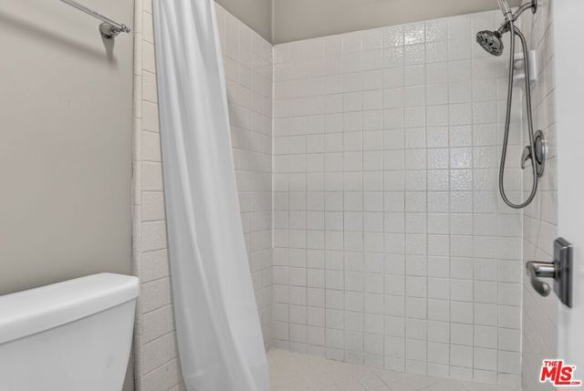 5003 Westpark Drive 103, North Hollywood (los Angeles), CA 91601