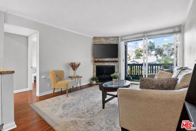 5003 Westpark Drive 103, North Hollywood (los Angeles), CA 91601