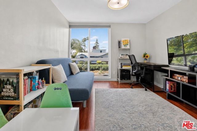 5003 Westpark Drive 103, North Hollywood (los Angeles), CA 91601