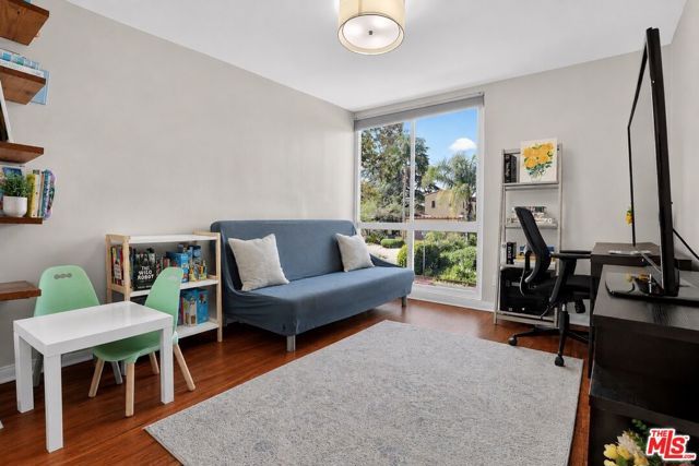 5003 Westpark Drive 103, North Hollywood (los Angeles), CA 91601