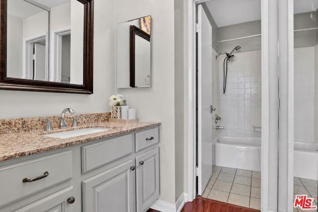 5003 Westpark Drive 103, North Hollywood (los Angeles), CA 91601