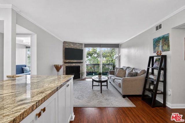 5003 Westpark Drive 103, North Hollywood (los Angeles), CA 91601