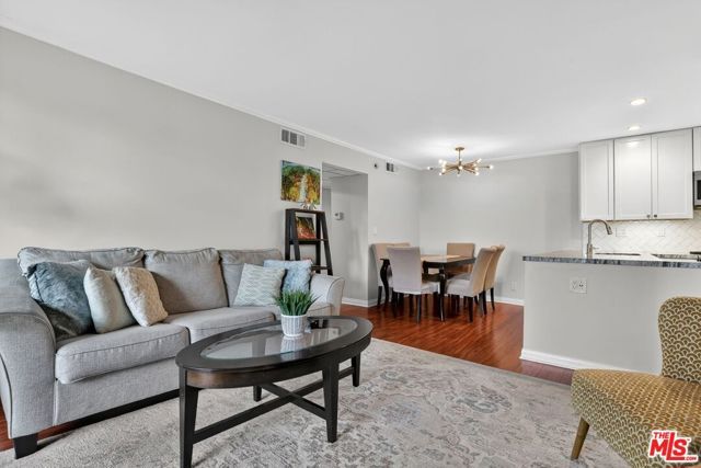 5003 Westpark Drive 103, North Hollywood (los Angeles), CA 91601