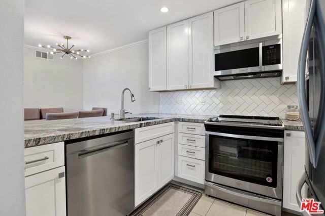 5003 Westpark Drive 103, North Hollywood (los Angeles), CA 91601