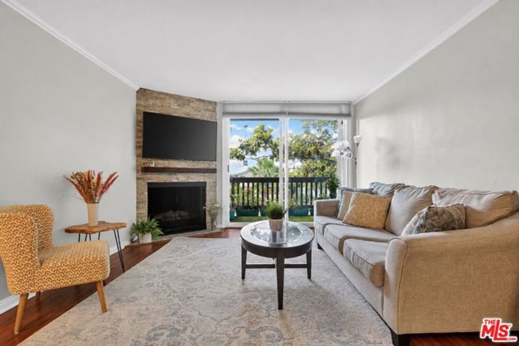 5003 Westpark Drive 103, North Hollywood (los Angeles), CA 91601